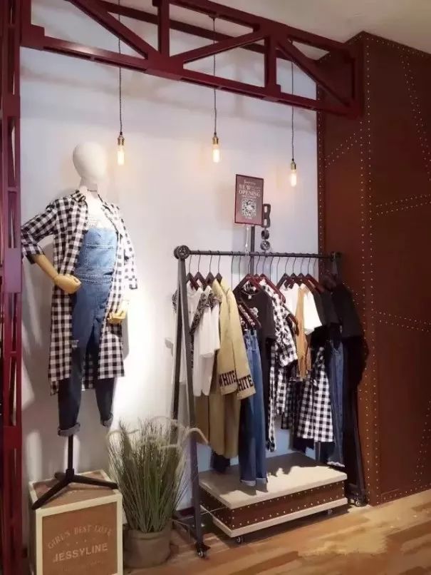 对比阿依莲、CCDD，这个少淑女装更受90、95后的青睐