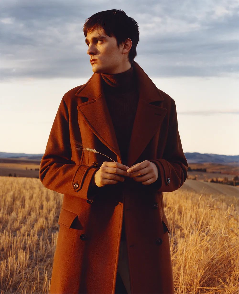 为什么大衣给人感觉很高级,为什么一件大衣能决定整体质感