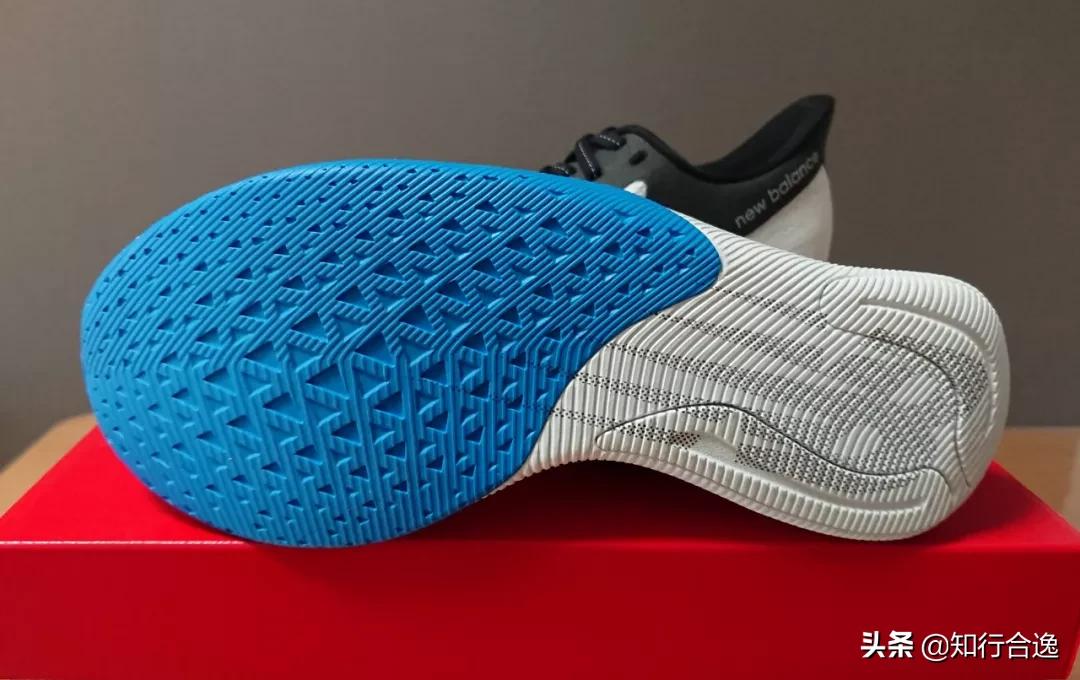 碳板跑鞋不掉渣推荐,特步跑鞋碳板性价比最高