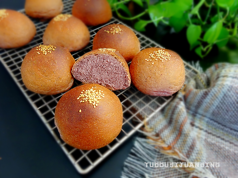 黑米面包粉的做法,椰浆黑米粉吐司面包