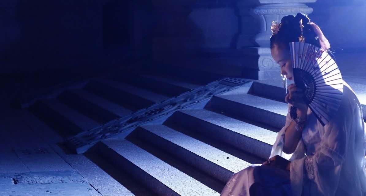 云淡风轻，与秋同行