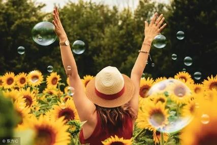 自己不太会聊天说话怎么办,自己很无趣和别人聊天怎么办