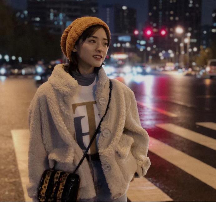 绉嬪啲瀛ｄ笁鍚堜竴瓒呯骇濂界湅闃查淇濇殩,绉嬪啲淇濇殩绌挎惌姣涚粧