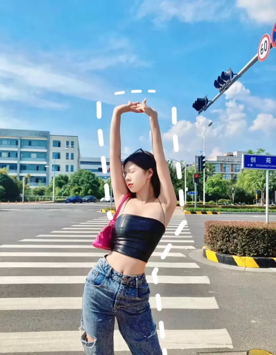 女生都是用美颜相机拍照吗,女生用美颜拍照好看吗