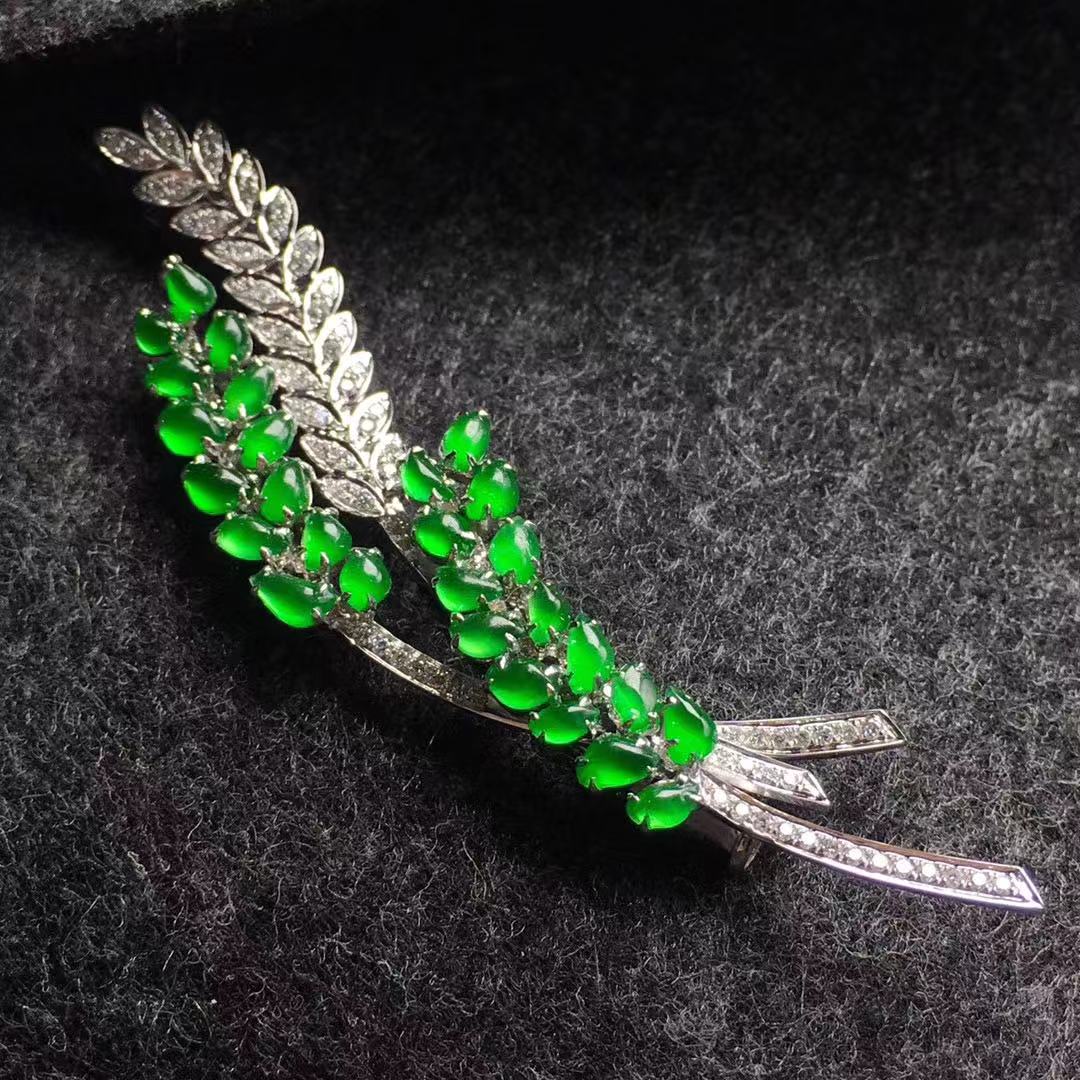 以食物为元素打造的珠宝，欧洲人爱了几百年，国人擅长用翡翠制作