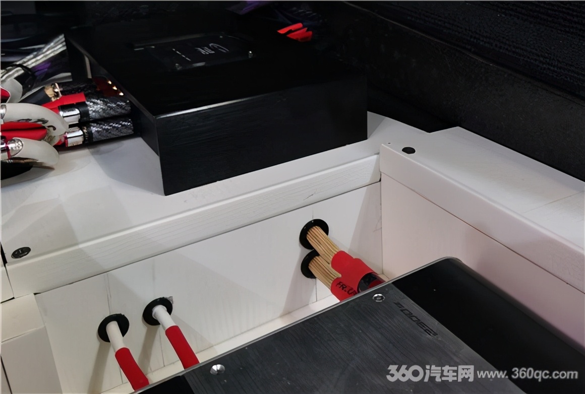 本田urv大面积改装,本田urv音响7喇叭升级12喇叭