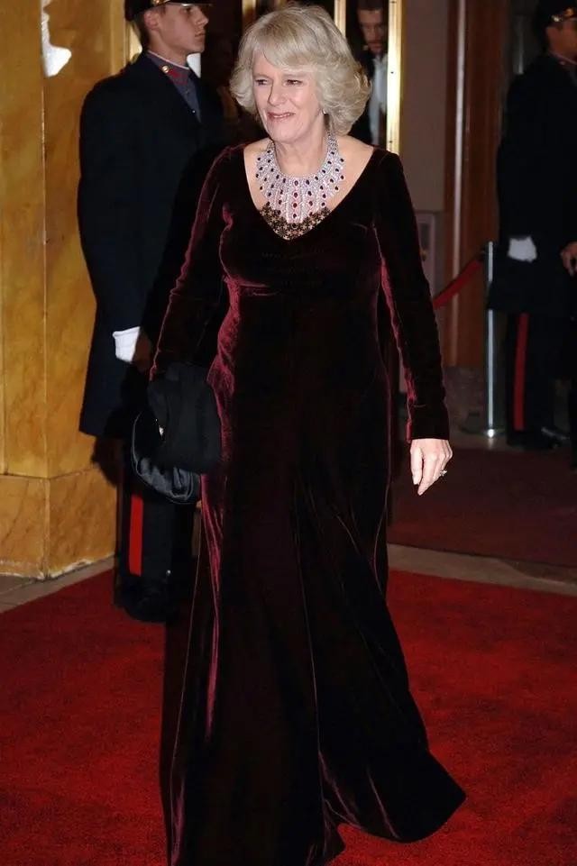 卡米拉珠宝沙特王室,沙特王室送劳斯莱斯