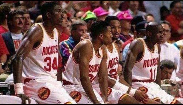 霍里生涯几次绝杀,霍里七个总冠军关键球