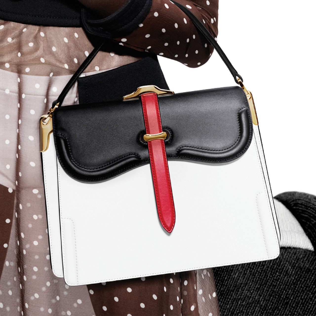 prada是顶级奢侈品牌,prada普拉达意大利版本