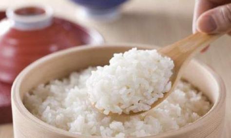 蒸甜米饭夹生怎么补救,蒸饭柜夹生米饭补救的方法