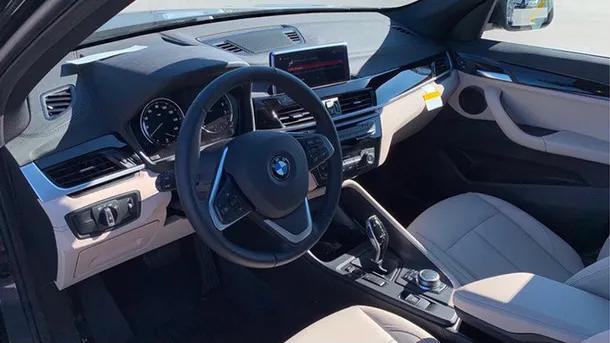 2022款宝马x1三缸油混,宝马x1最新1.5t三缸值得买吗