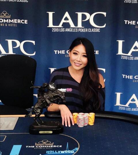 她不甘被说花瓶努力学习时隔八年登顶冠军收获27万美元！