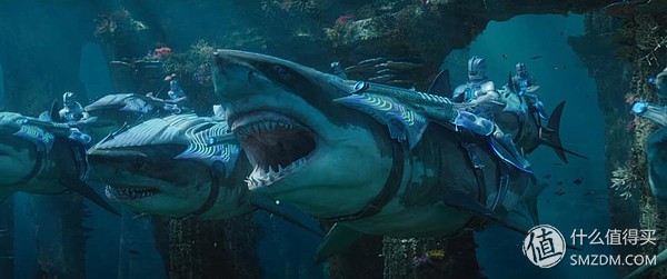 看腻了小鲜肉？《海王》凭肌肉和女神实现口碑逆袭：DC漫改指南