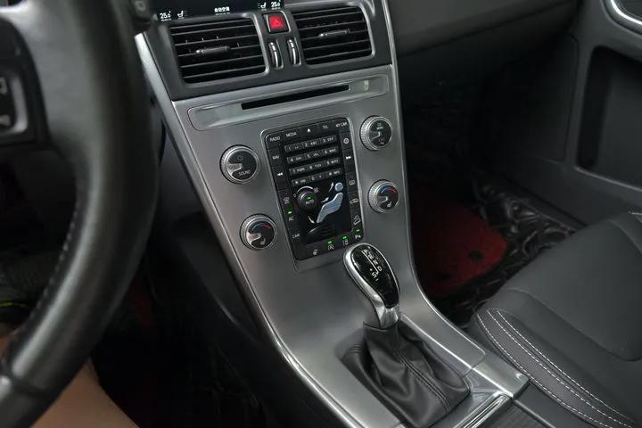 二手沃尔沃xc60价格10万到15万,沉浸式体验准新二手沃尔沃xc60