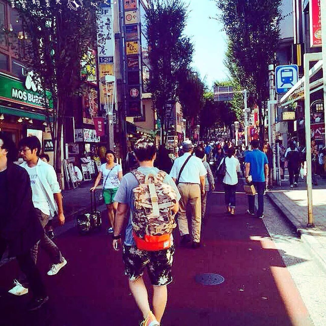 叫醒,哄睡,陪玩……中国超2亿单身,正在悄悄享受这些服务