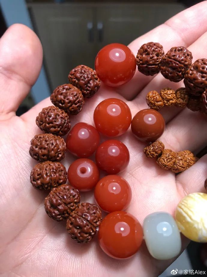 什么手串对自己的运气比较好,2024本命年带什么手串