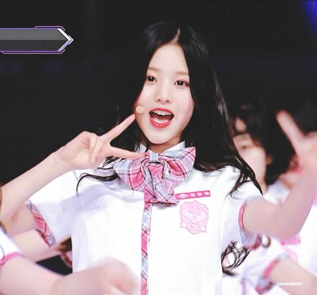 南韩“纯欲天花板”！16岁の新晋腿精！这个妹妹绝了