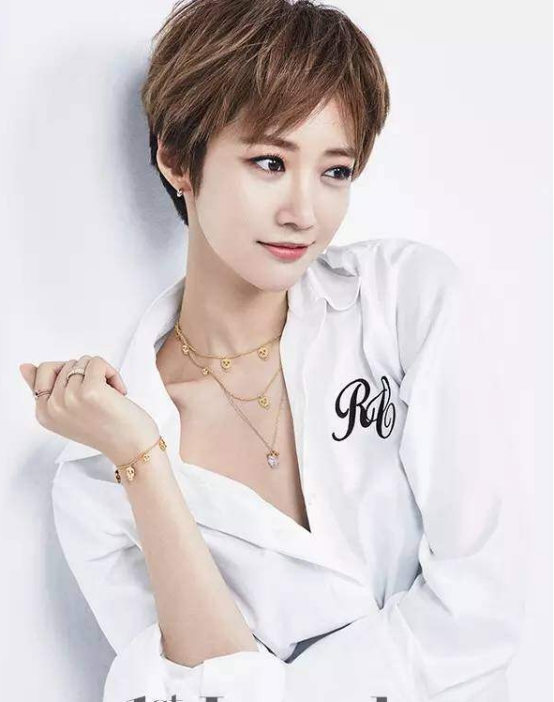 高俊熙穿白色西服,高俊熙时髦