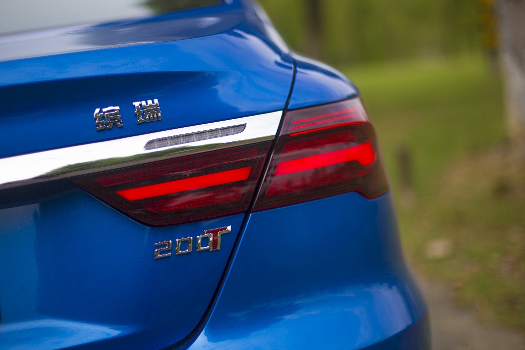 1.0排量汽车跑高速时速,1.2排量极速也能跑400km每小时