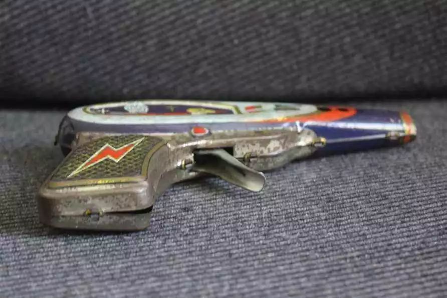 采访18岁的人,80后到00后的童年经历简介