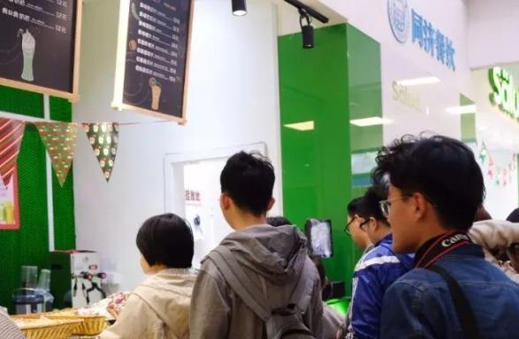 为啥大学食堂饭菜那么“便宜”?不怕“亏”吗?这4点原因很现实