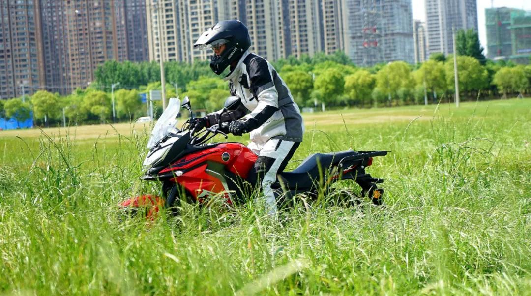 胖虎试驾：新大洲本田CBF190X终于不再是街车换壳了