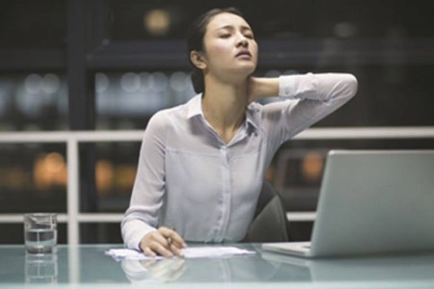 颈椎病时间长了会有什么危害,颈椎病对我们人体有哪些危害