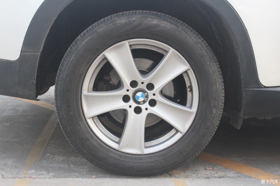 宝马x5前刹车盘标准厚度,宝马x5更换手制动电脑