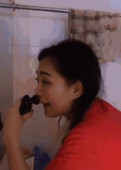 我在学校超市买了一包南京煊赫门收了我19块,我该怎么举报