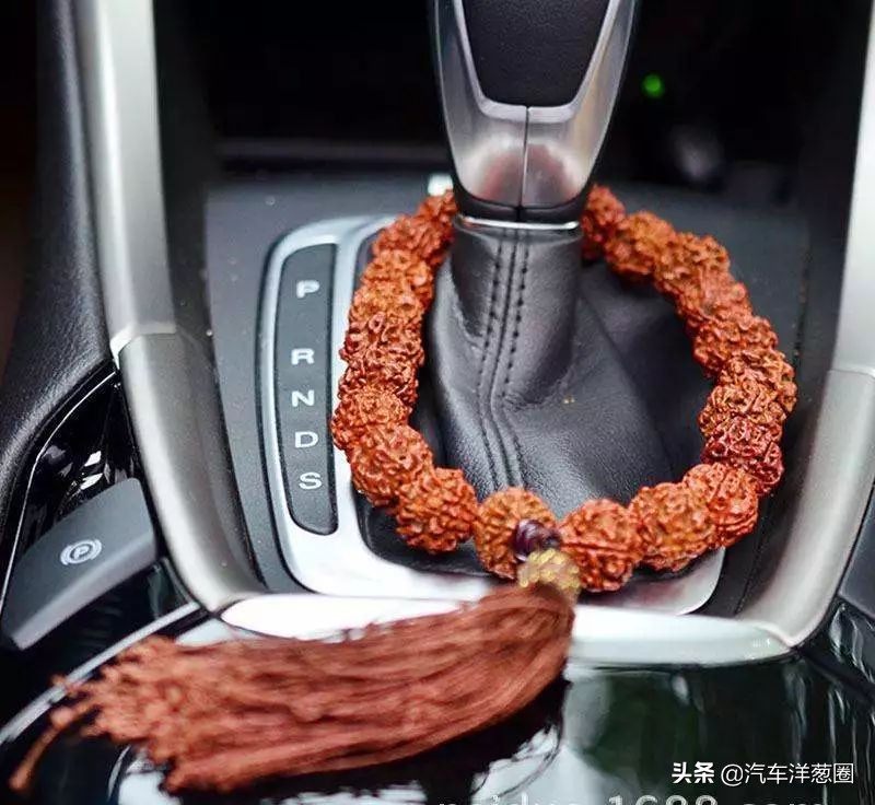 情人节开大奔接女朋友，拉开车门她却说要分手？！