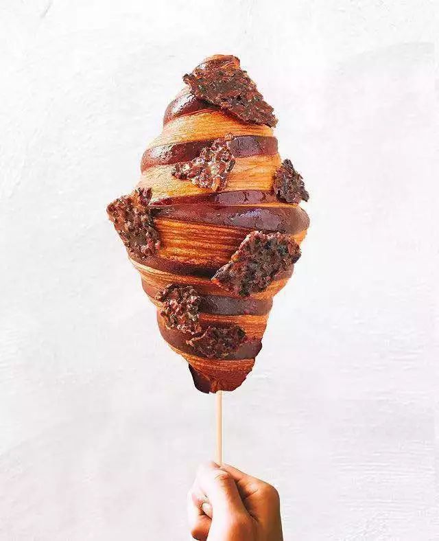 吃了10年可颂，才知道正确装逼读音是“裤啊松”