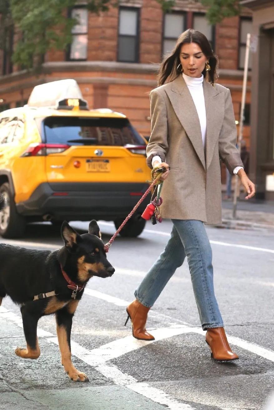 一套西装又正式又休闲,30-35岁女性春季穿搭西装