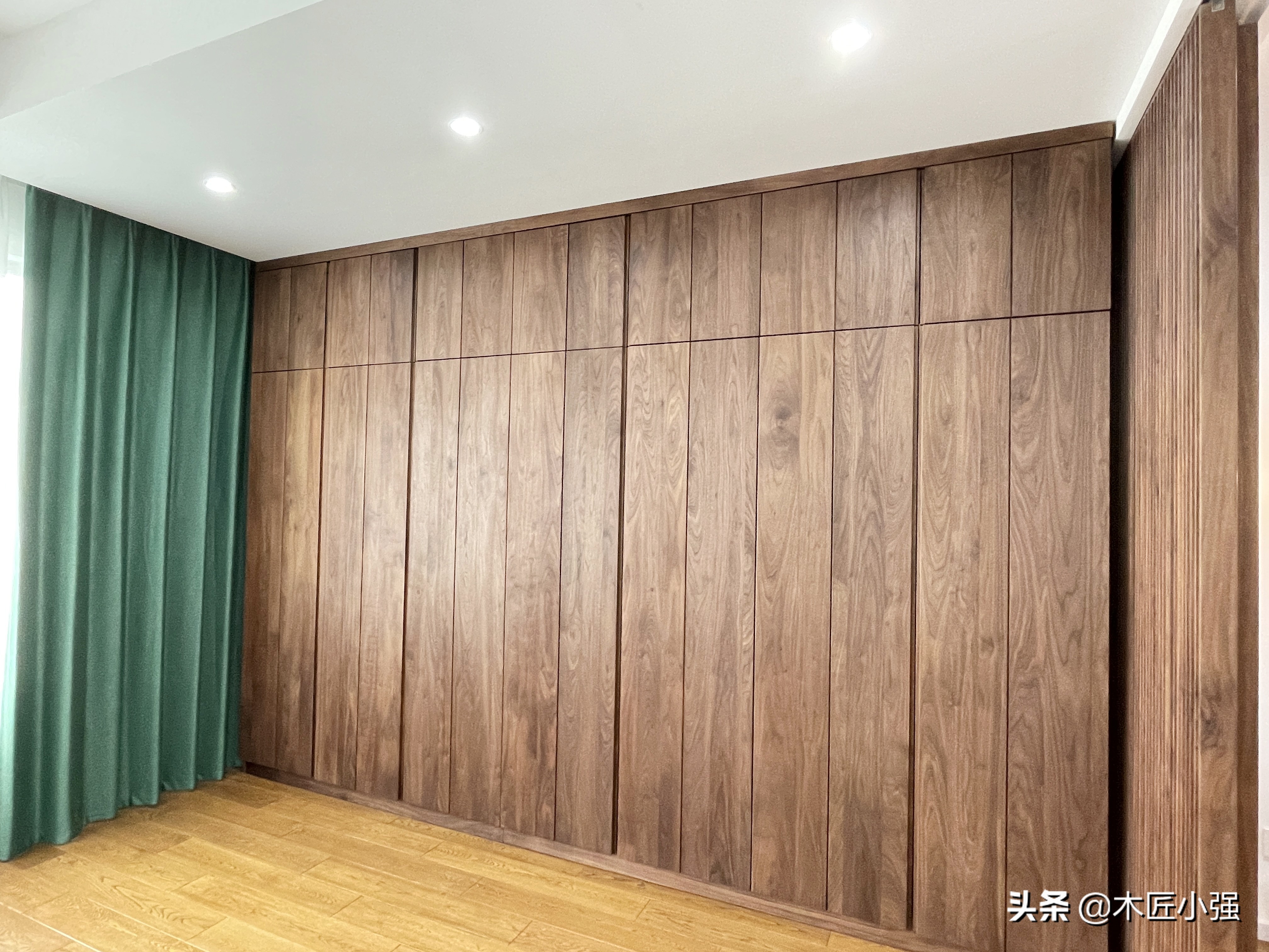 开放衣柜为什么比普通衣柜贵,贵的衣柜和便宜的有什么区别