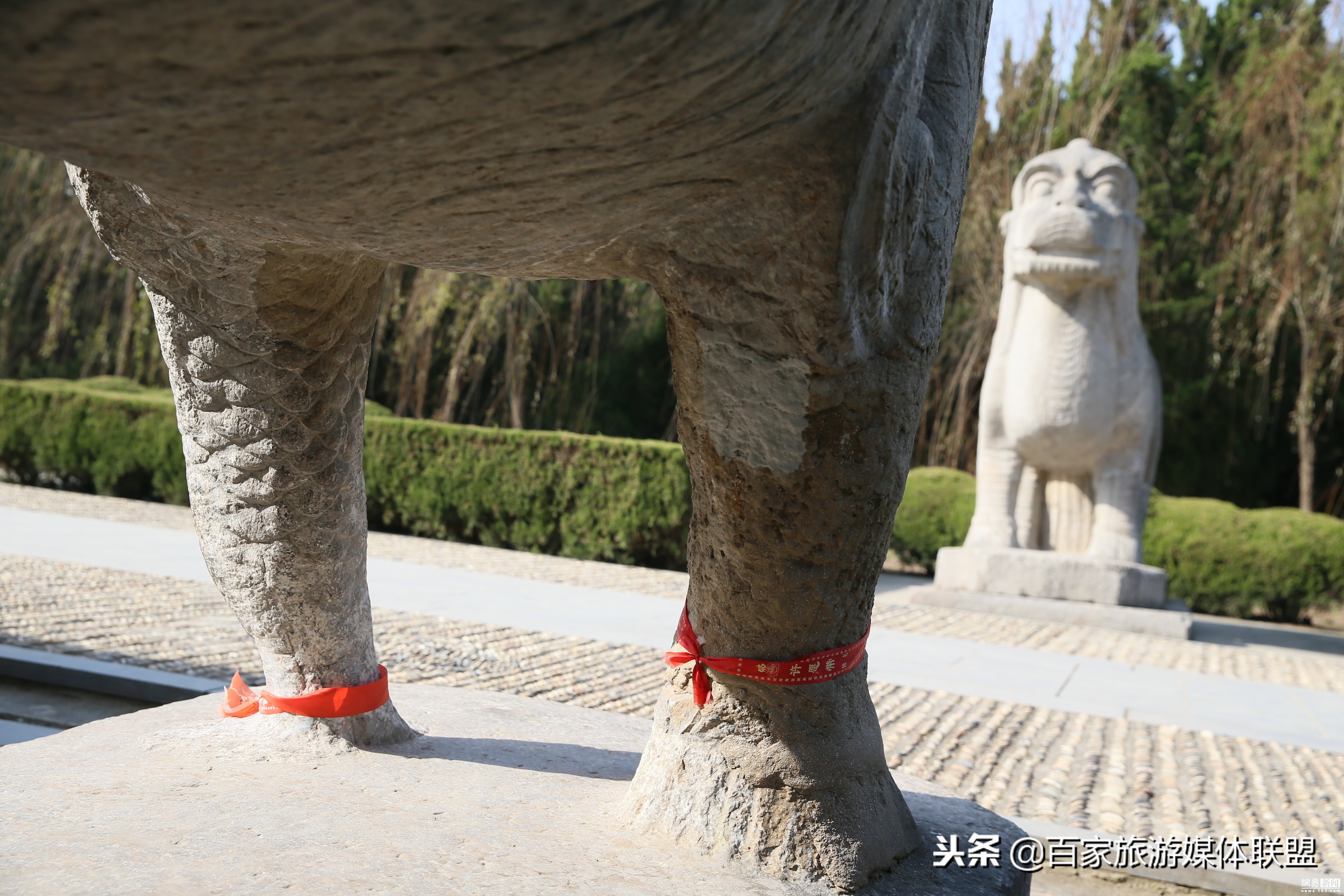 明皇陵里的麒麟的粗细,明皇陵麒麟