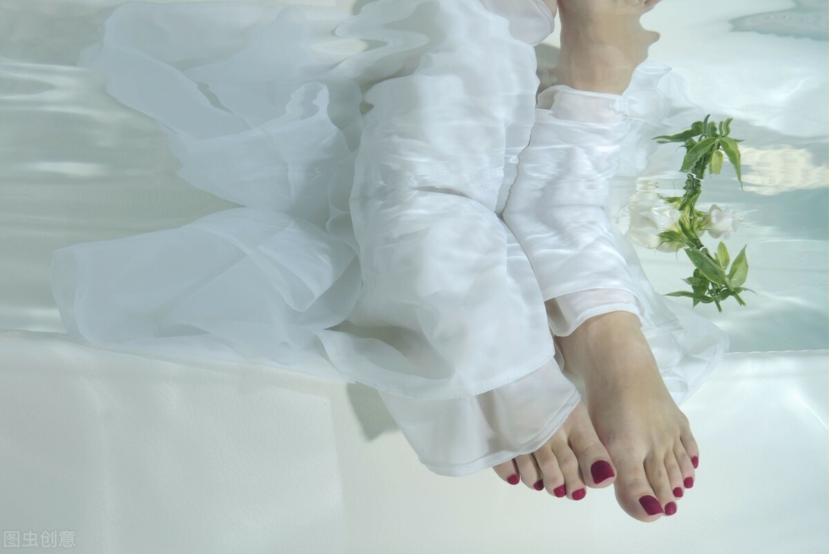 从校服到婚纱你心动吗,从校服到婚纱还以为会一直幸福