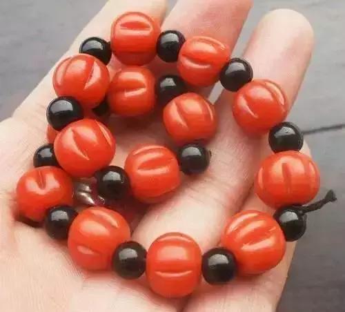 玛瑙手串十大灵性手串排名,木质手串排名黑檀手串