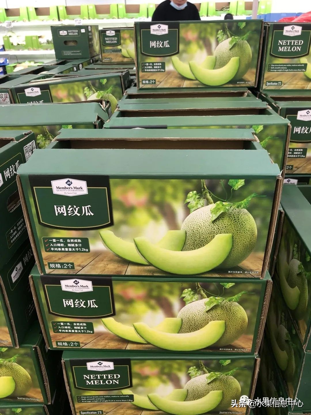 中秋节前，走访两家水果零售店，水果标准化在这里体现的淋漓尽致