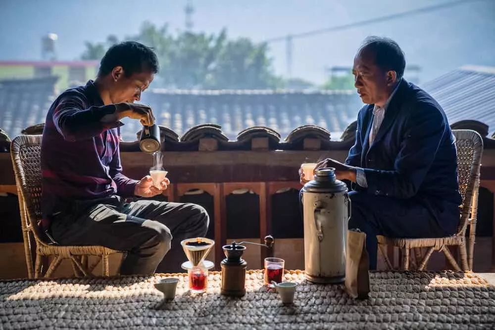 不是星巴克也不是瑞幸，为何只有拼多多才能拯救中国咖啡种植业？