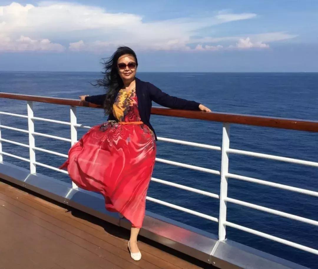 澶у鍑洪棬鏃呮父鎷嶇収濮垮娍鍚堣緫,涓浗澶у澶栧嚭鏃呮父