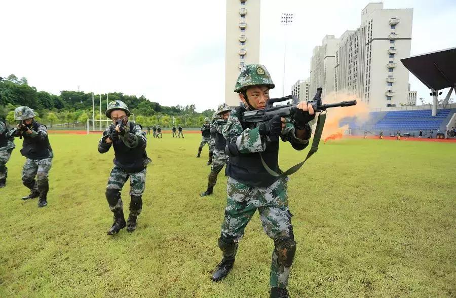 真人版穿越火线军训,有真人cs军训的大学