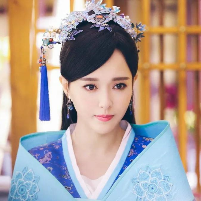 厚刘海遮挡脸型,厚刘海遮住眼睛