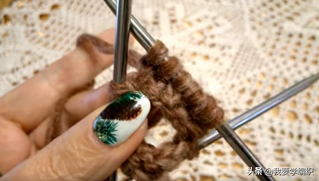 中老年妈妈冬季帽子帽顶编织教程,表达爱的简单刺绣