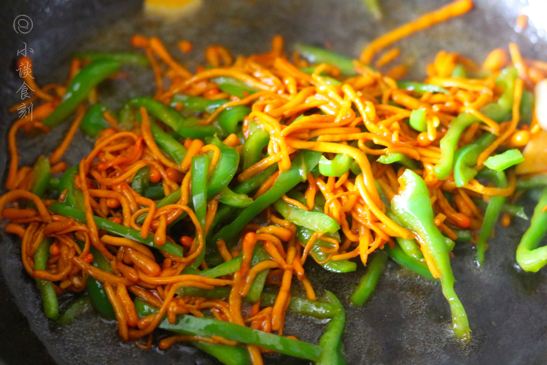 黄色的鲜虫草,虫草黄色的