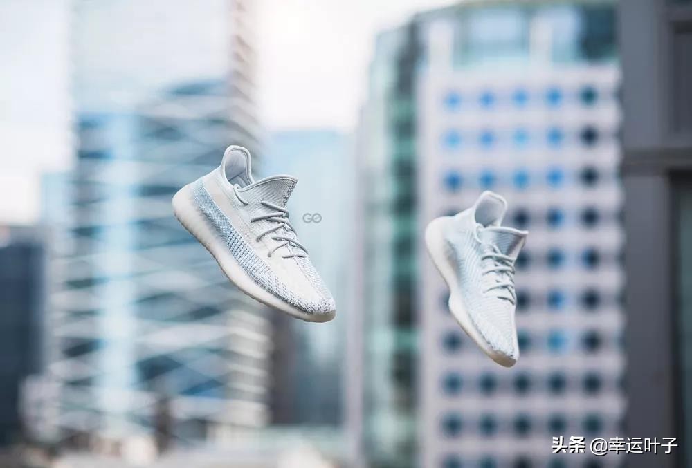 满天星3k入手，*天使黑**暴跌2k，Yeezy「最佳入手时机」来了