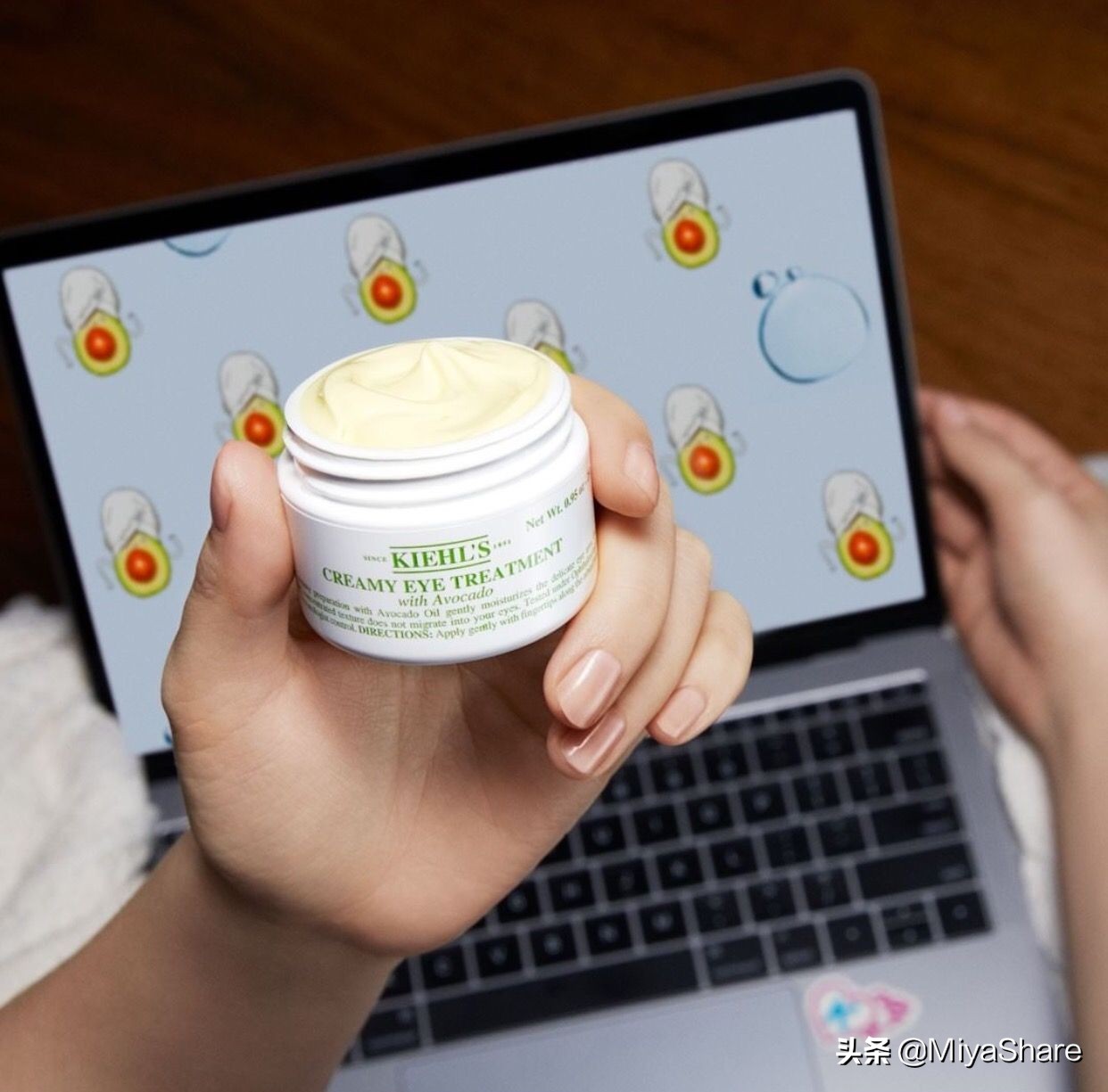 眼霜小棕瓶和兰蔻,用了怡丽丝尔眼霜眼纹更明显