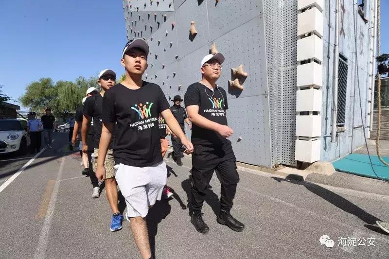 特警训练遭群众围观,特警魔鬼式训练