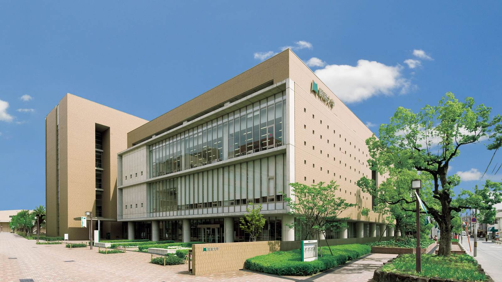 在日本怎么样才能上大学？看过日本的高考，网友：私立高中真牛