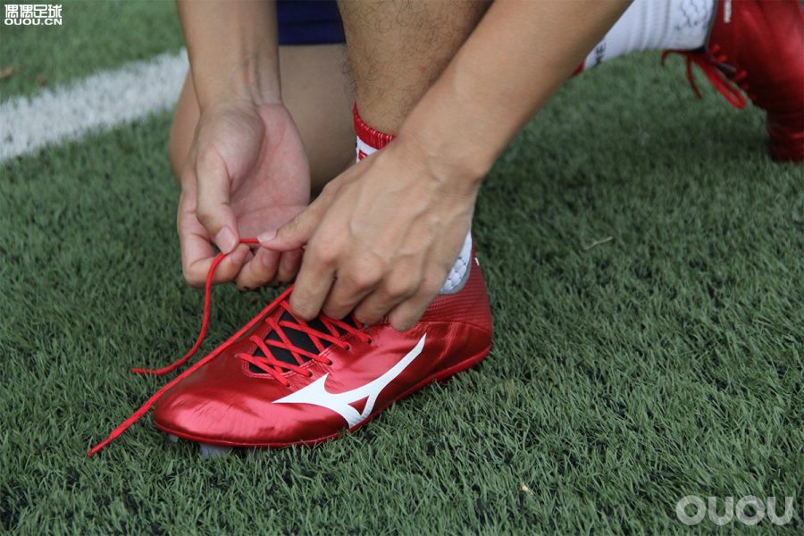 足球鞋实战测评nike暗煞,rebula足球鞋测评