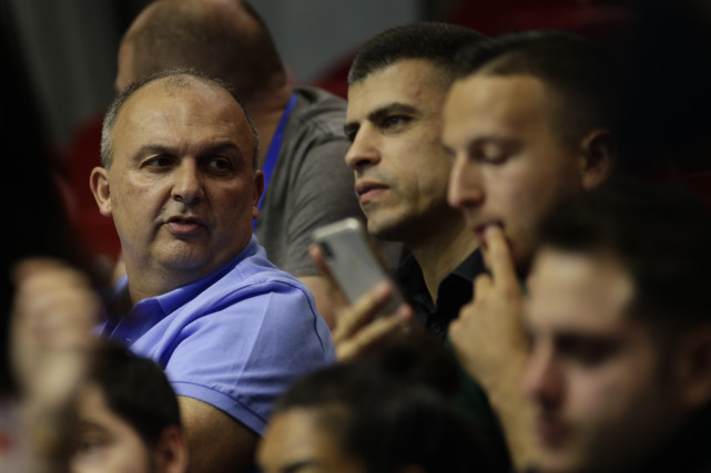 阿历克斯掰手腕,阿历克斯阿德托昆博