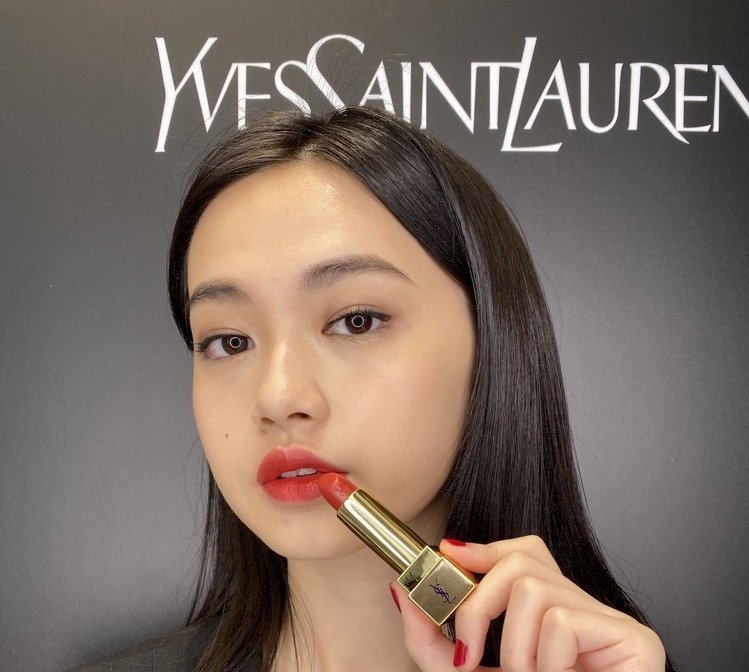 粉色眼影唇釉推荐,粉色眼影橘色亮片